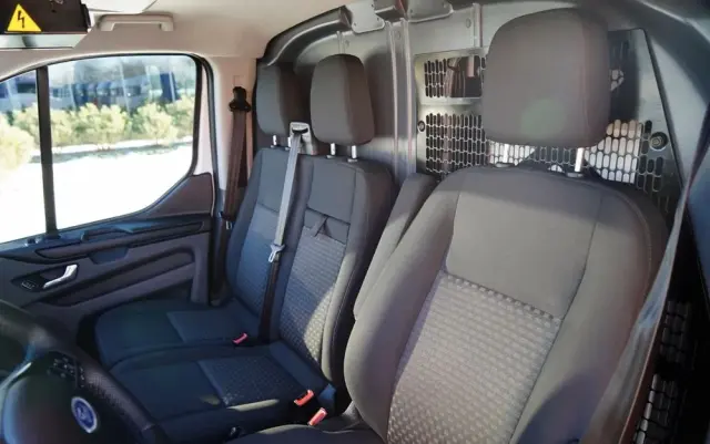 FORD TRANSIT / CHŁODNIA /  TRZY  ZABUDOWY IZOTERMICZNE / TRIO TEMPERATURA  / SPROWADZONY 