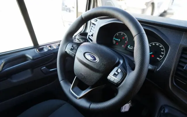 FORD TRANSIT / CHŁODNIA /  TRZY  ZABUDOWY IZOTERMICZNE / TRIO TEMPERATURA  / SPROWADZONY 