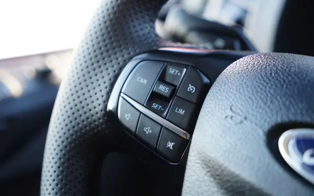 FORD TRANSIT / CHŁODNIA /  TRZY  ZABUDOWY IZOTERMICZNE / TRIO TEMPERATURA  / SPROWADZONY 