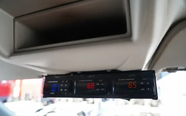 FORD TRANSIT / CHŁODNIA /  TRZY  ZABUDOWY IZOTERMICZNE / TRIO TEMPERATURA  / SPROWADZONY 