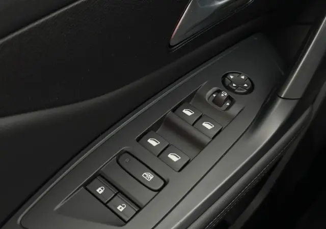 PEUGEOT 408 1.2 PureTech Allure S&S EAT8