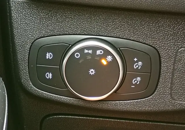 FORD Focus 1.5 EcoBlue Start-Stopp-System TITANIUM