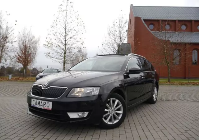 SKODA Octavia 