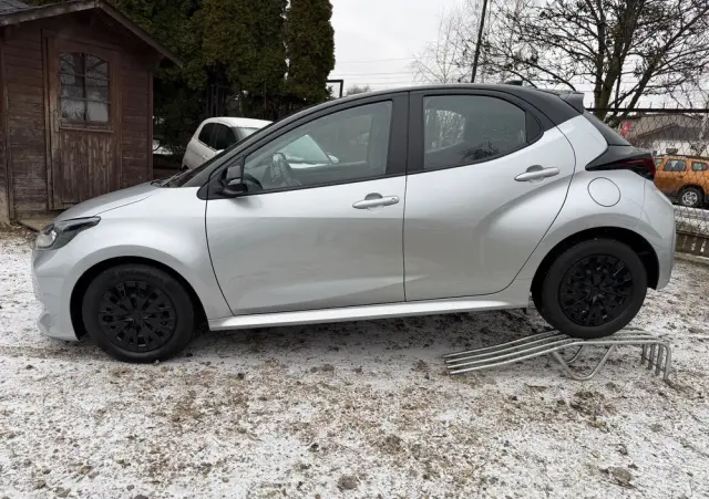 TOYOTA Yaris Hybrid 1.5 Comfort