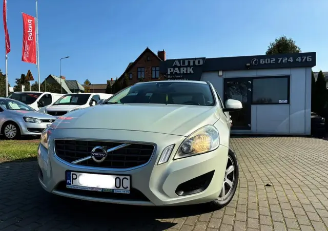VOLVO V60 D2 Kinetic