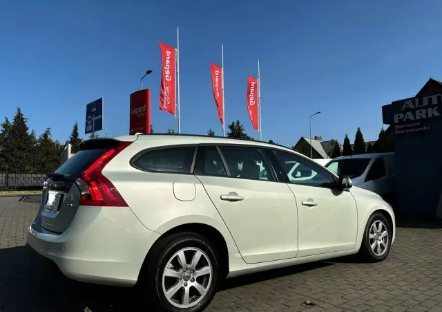 VOLVO V60 D2 Kinetic