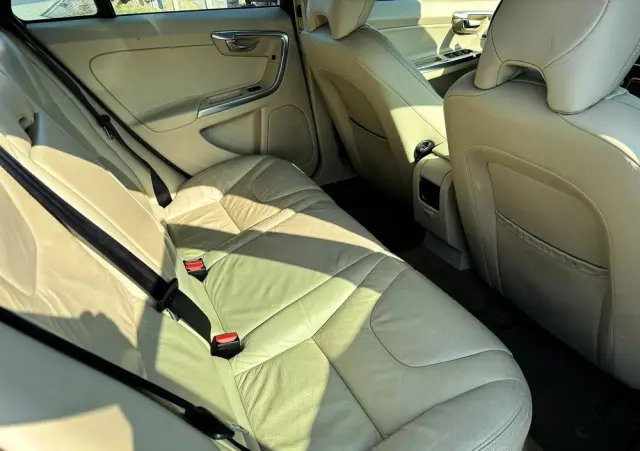 VOLVO V60 D2 Kinetic