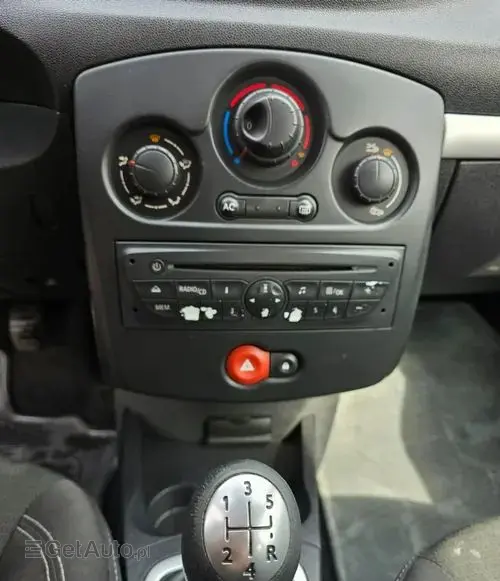 RENAULT Clio 