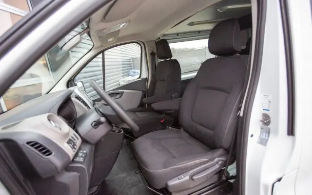 RENAULT Trafic L2H1 BRYGADOWY 5-OSÓB 125KM 