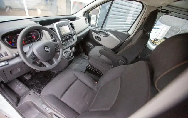 RENAULT Trafic L2H1 BRYGADOWY 5-OSÓB 125KM 