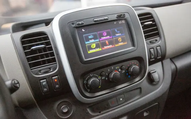 RENAULT Trafic L2H1 BRYGADOWY 5-OSÓB 125KM 