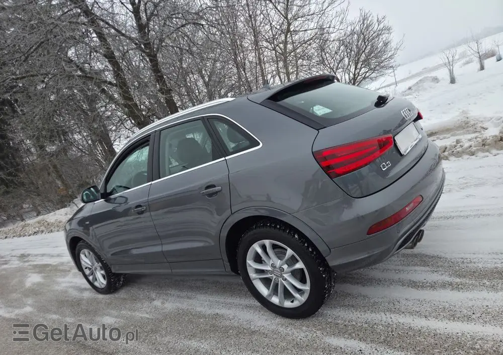 AUDI Q3 
