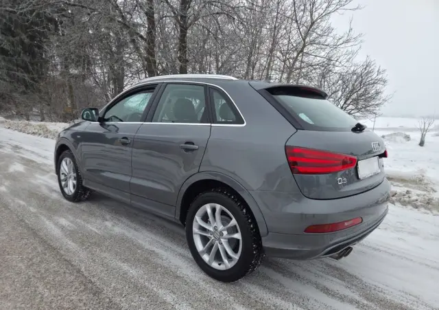 AUDI Q3 