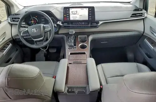 TOYOTA Sienna 