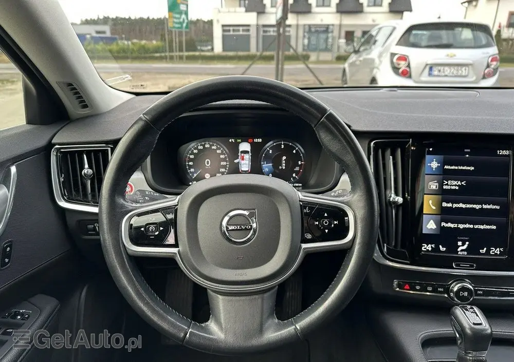 VOLVO V90 