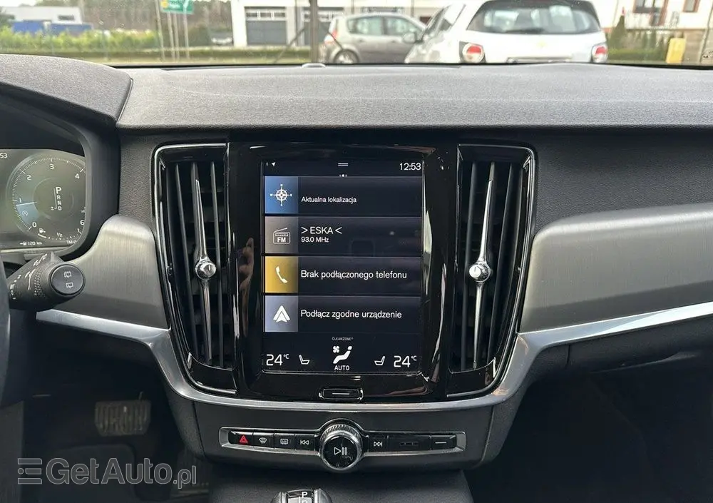 VOLVO V90 