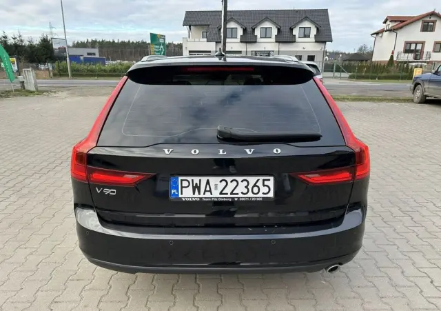VOLVO V90 