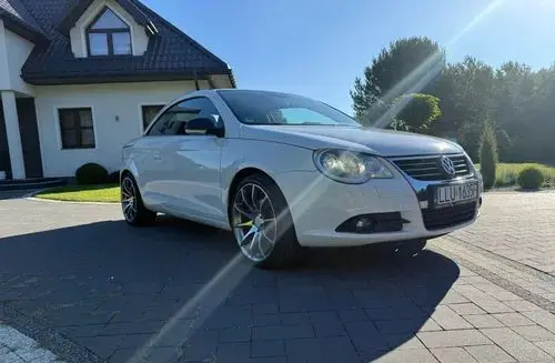 VOLKSWAGEN Eos 