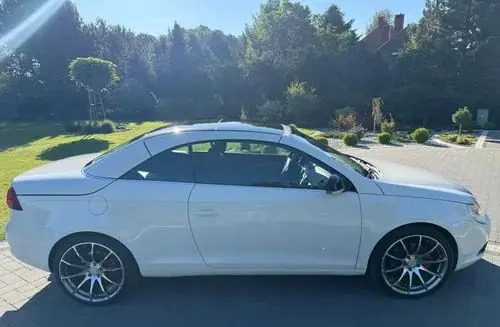 VOLKSWAGEN Eos 