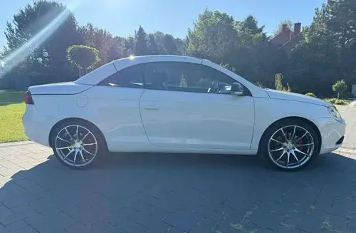 VOLKSWAGEN Eos 