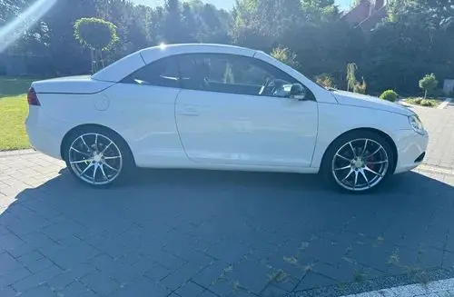 VOLKSWAGEN Eos 