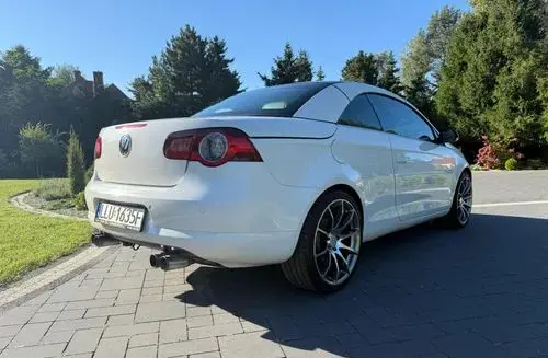 VOLKSWAGEN Eos 
