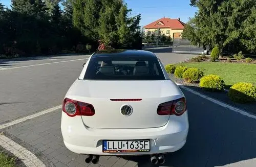 VOLKSWAGEN Eos 