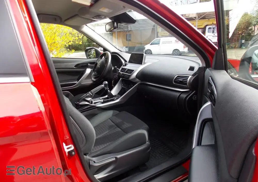 MITSUBISHI Eclipse Cross 1.5 T Invite Plus