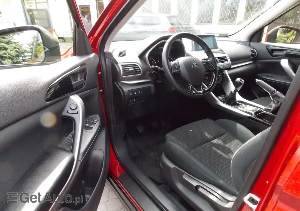 MITSUBISHI Eclipse Cross 1.5 T Invite Plus