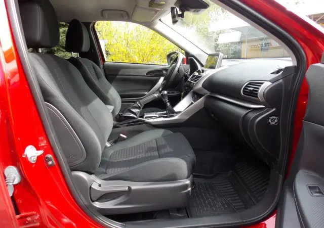 MITSUBISHI Eclipse Cross 1.5 T Invite Plus