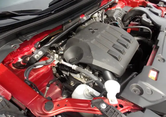 MITSUBISHI Eclipse Cross 1.5 T Invite Plus