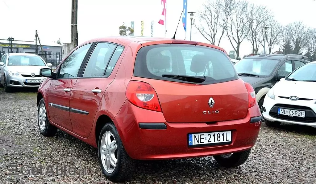 RENAULT Clio 