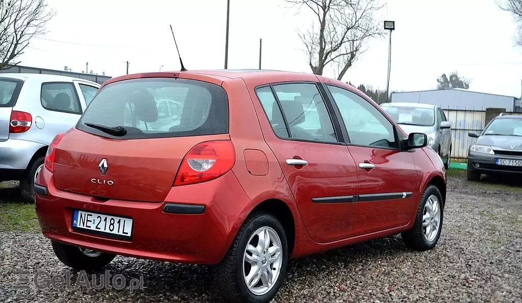 RENAULT Clio 