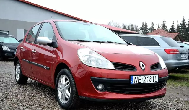 RENAULT Clio 