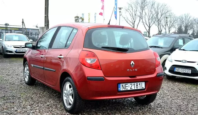 RENAULT Clio 