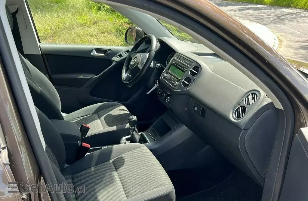 VOLKSWAGEN Tiguan 