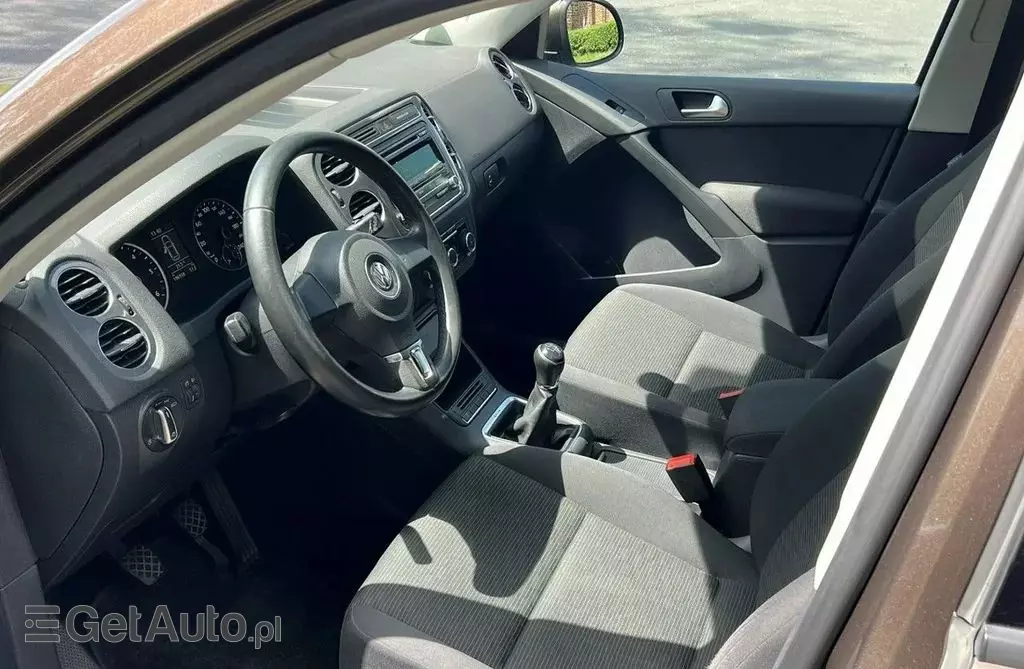 VOLKSWAGEN Tiguan 