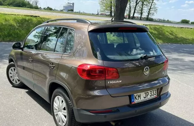 VOLKSWAGEN Tiguan 