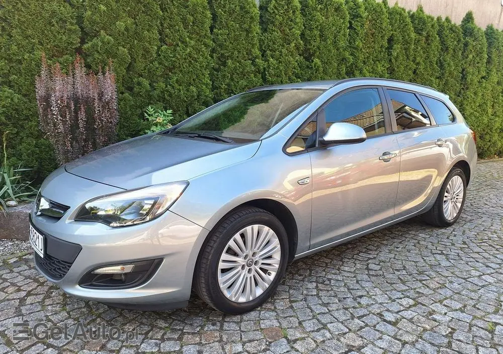 OPEL Astra 1.4 T Edition 150