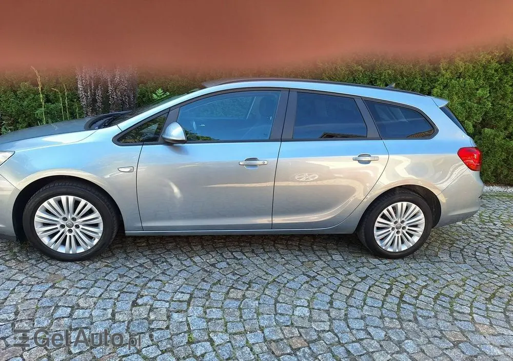 OPEL Astra 1.4 T Edition 150