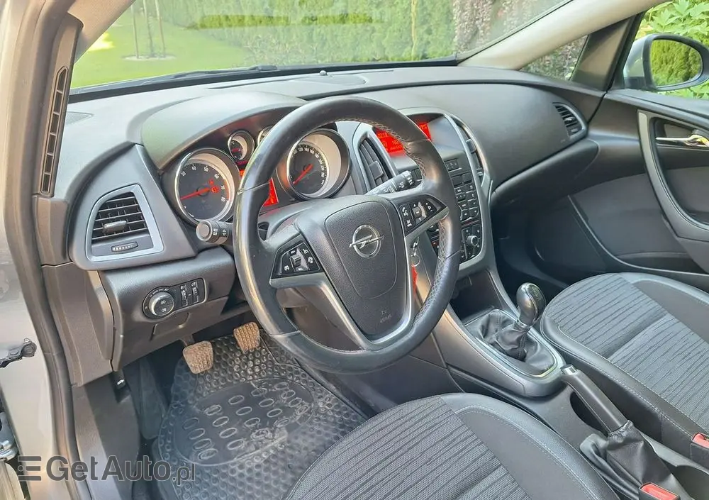OPEL Astra 1.4 T Edition 150