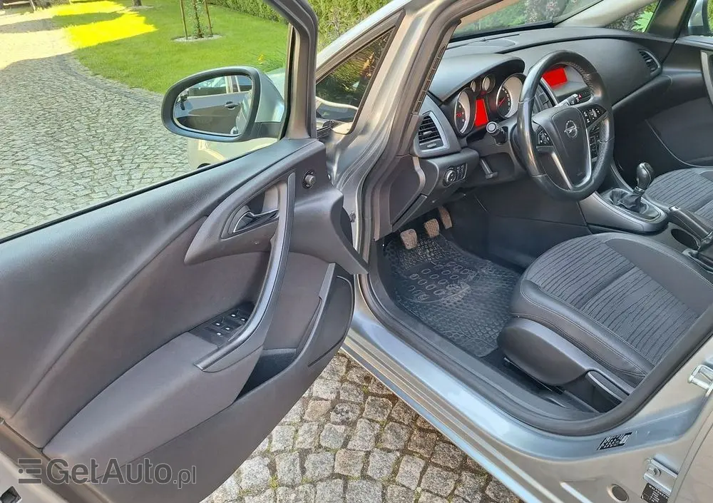 OPEL Astra 1.4 T Edition 150