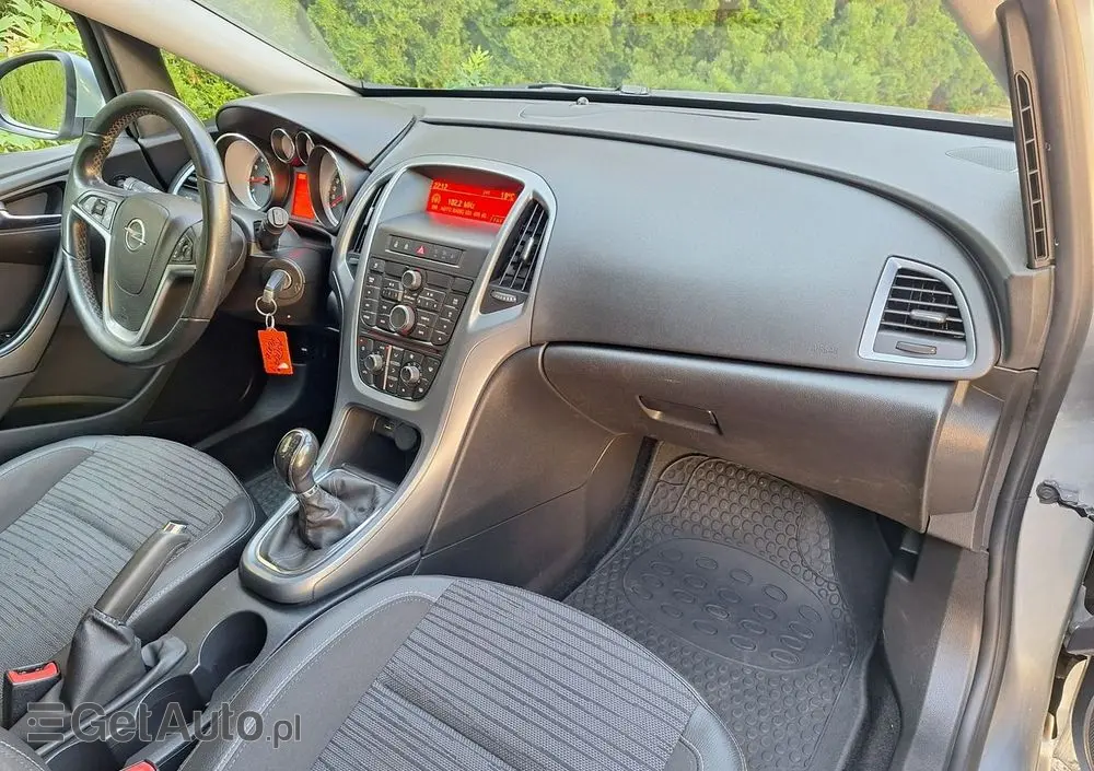 OPEL Astra 1.4 T Edition 150