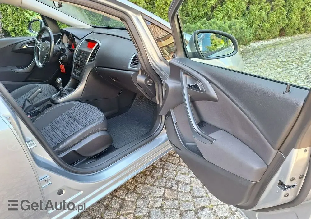 OPEL Astra 1.4 T Edition 150