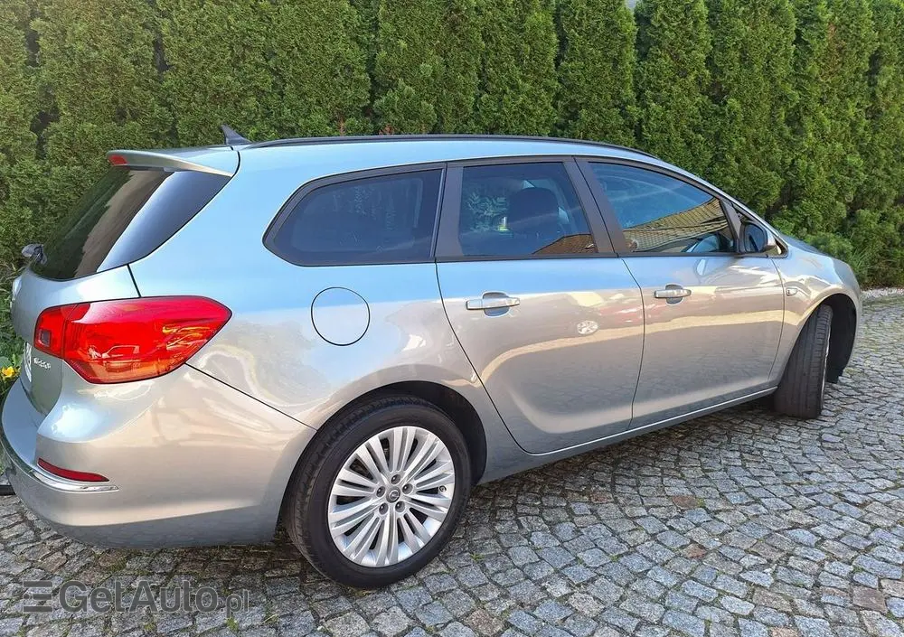 OPEL Astra 1.4 T Edition 150