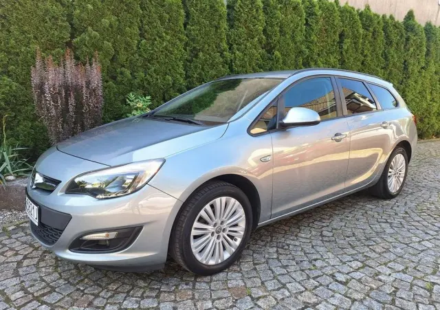 OPEL Astra 1.4 T Edition 150