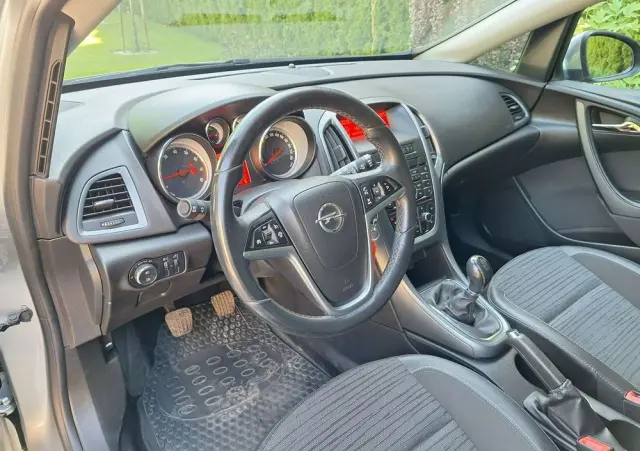 OPEL Astra 1.4 T Edition 150