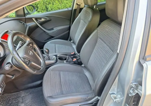 OPEL Astra 1.4 T Edition 150