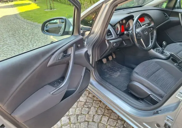 OPEL Astra 1.4 T Edition 150