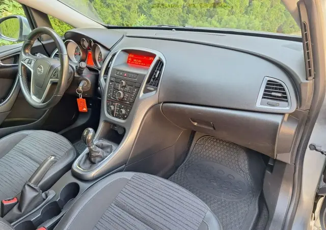OPEL Astra 1.4 T Edition 150